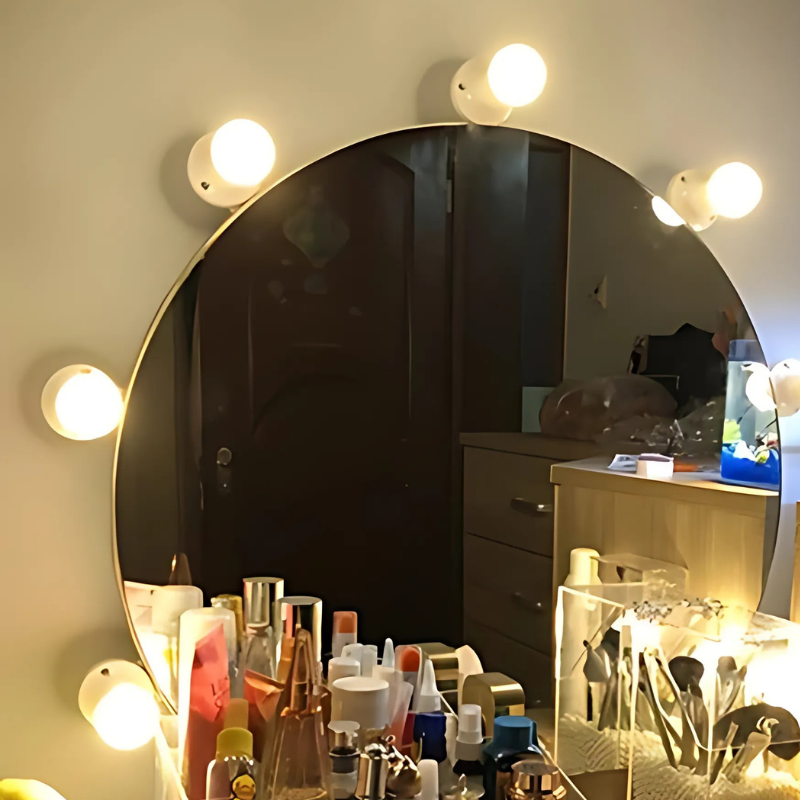 Dimmbare LED-Spiegelbeleuchtung mit Lichtkugeln für perfektes Make-up