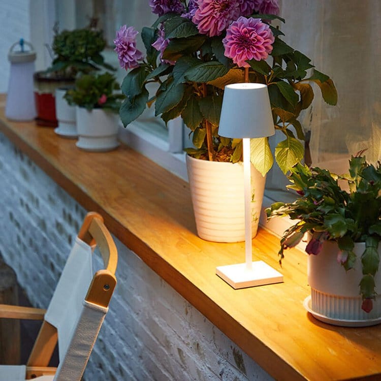 AuraGlow - Minimalistische wasserdichte LED Tischlampe | 50% RABATT