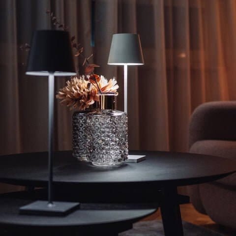 AuraGlow - Minimalistische wasserdichte LED Tischlampe | 50% RABATT