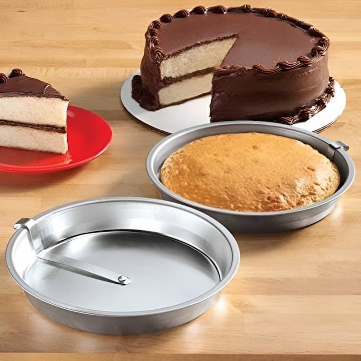 SpinBake™ - Perfekte Kuchen jedes Mal mit der leicht lösbaren SpinBake-Form