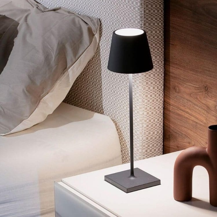AuraGlow - Minimalistische wasserdichte LED Tischlampe | 50% RABATT