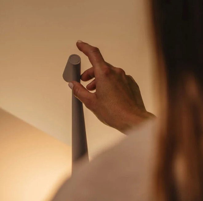 NordLuma™ Wireless LED Table Lamp – Skandinavische Eleganz trifft modernes Lichtdesign