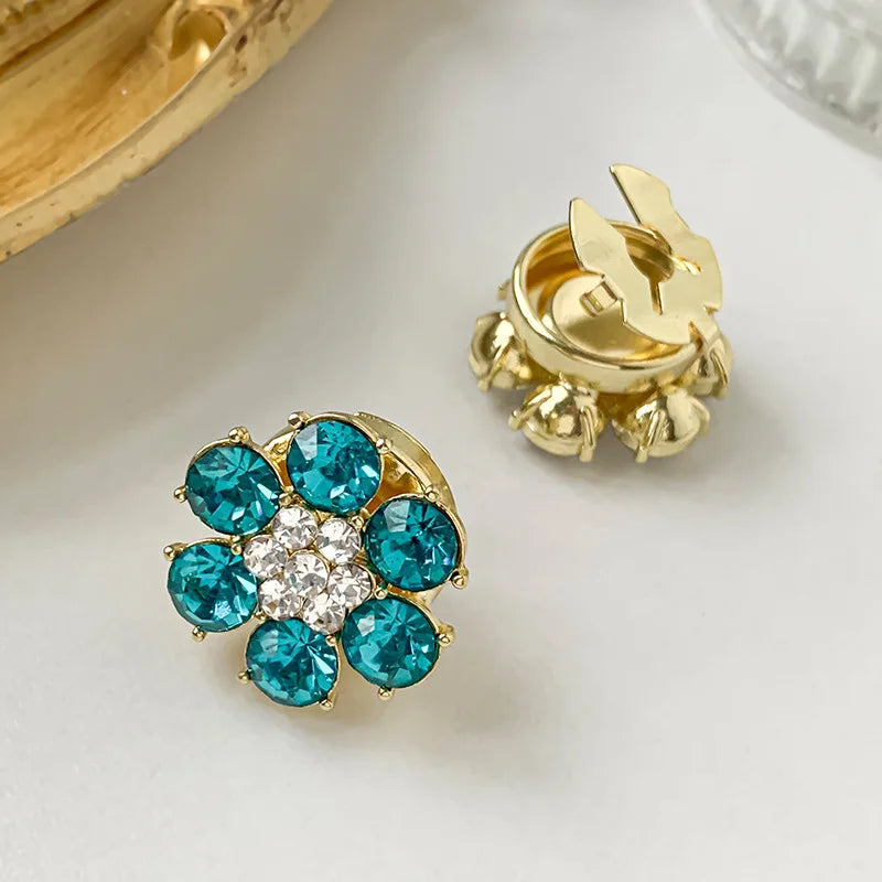 Clip-On Button Covers – Abnehmbare Deko-Knöpfe für Hemden, Blusen & Mäntel | 1+ 1 Paar GRATIS