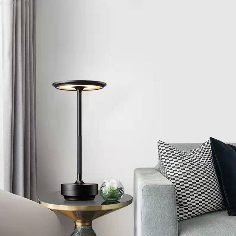 Aurevia™ TouchGlow – Elegante kabellose Design-Tischlampe aus Metall [Nur Heute 50% RABATT]