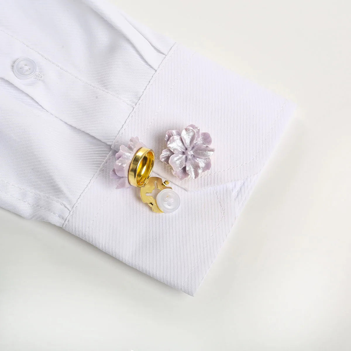 Clip-On Button Covers – Abnehmbare Deko-Knöpfe für Hemden, Blusen & Mäntel | 1+ 1 Paar GRATIS