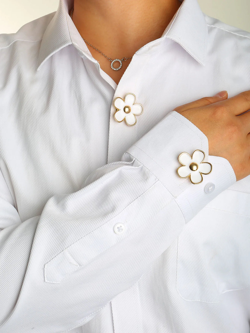 Clip-On Button Covers – Abnehmbare Deko-Knöpfe für Hemden, Blusen & Mäntel | 1+ 1 Paar GRATIS