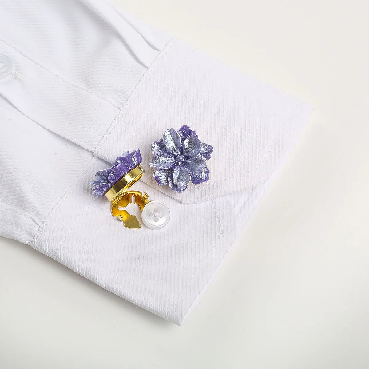 Clip-On Button Covers – Abnehmbare Deko-Knöpfe für Hemden, Blusen & Mäntel | 1+ 1 Paar GRATIS