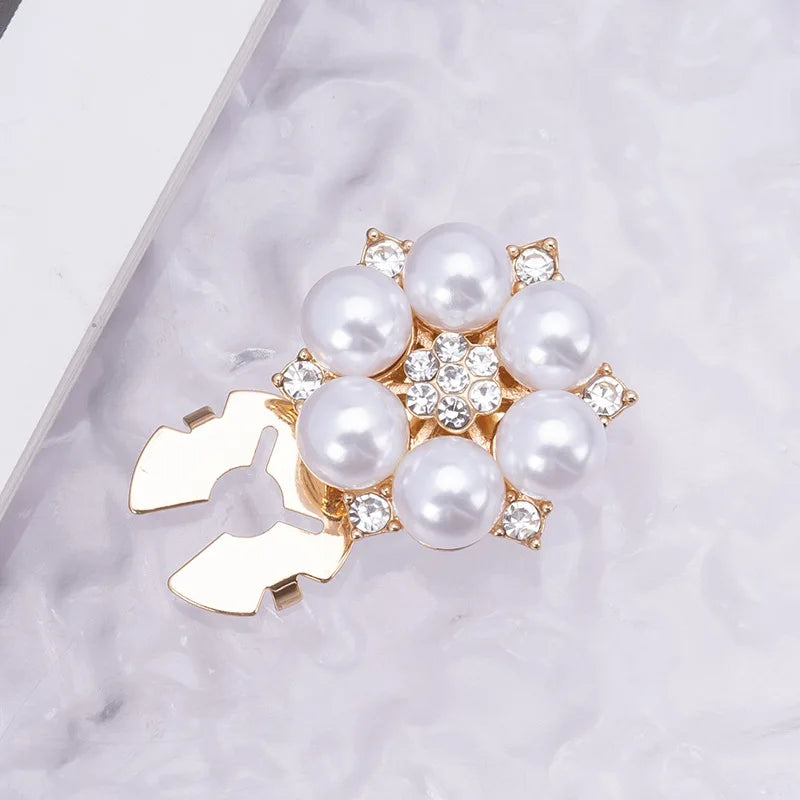 Clip-On Button Covers – Abnehmbare Deko-Knöpfe für Hemden, Blusen & Mäntel | 1+ 1 Paar GRATIS