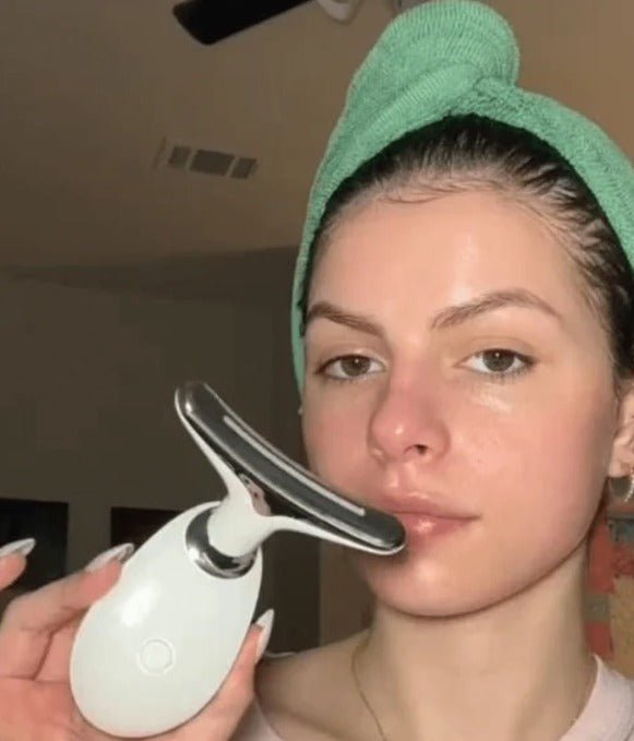 DermaLift EMS™ – LED & EMS Hautstraffer für sichtbar jünger wirkende Haut | 50% RABATT