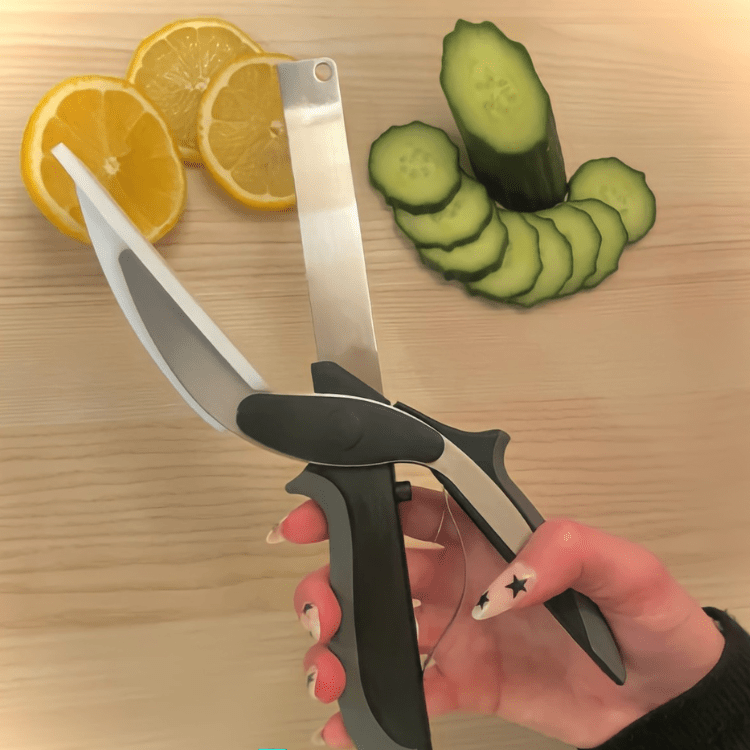 PressChef™ – Schneidebrett, Messer & Schäler in einem